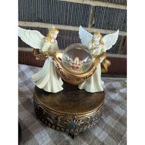 Collections Musical Angels Globe Music Box
